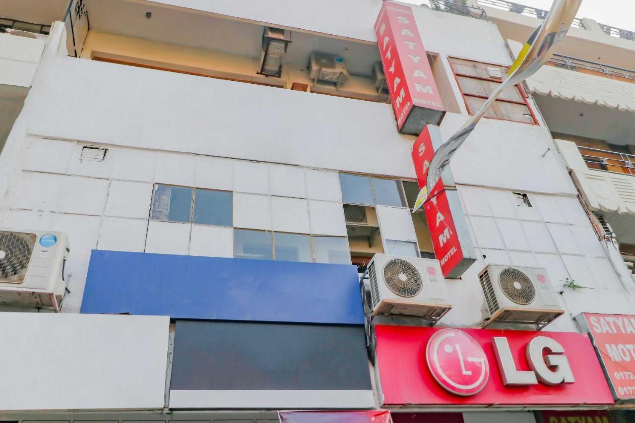 Hotel O Sameer Residency Chandīgarh Exterior foto